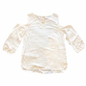 ✨3/$30 NWT Manguun Cold Should White Blouse
